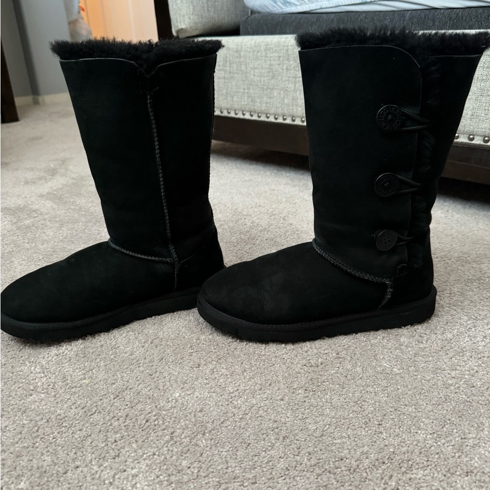 Bailey Button Uggs - image 3